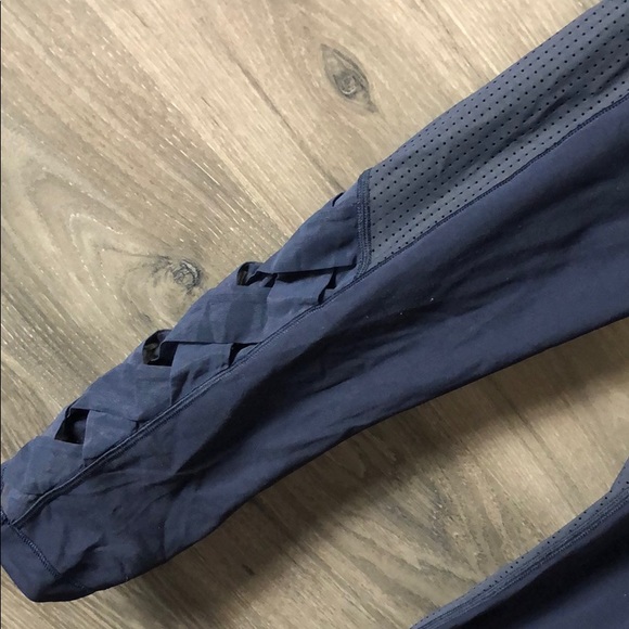 Lululemon crops - Picture 3 of 9